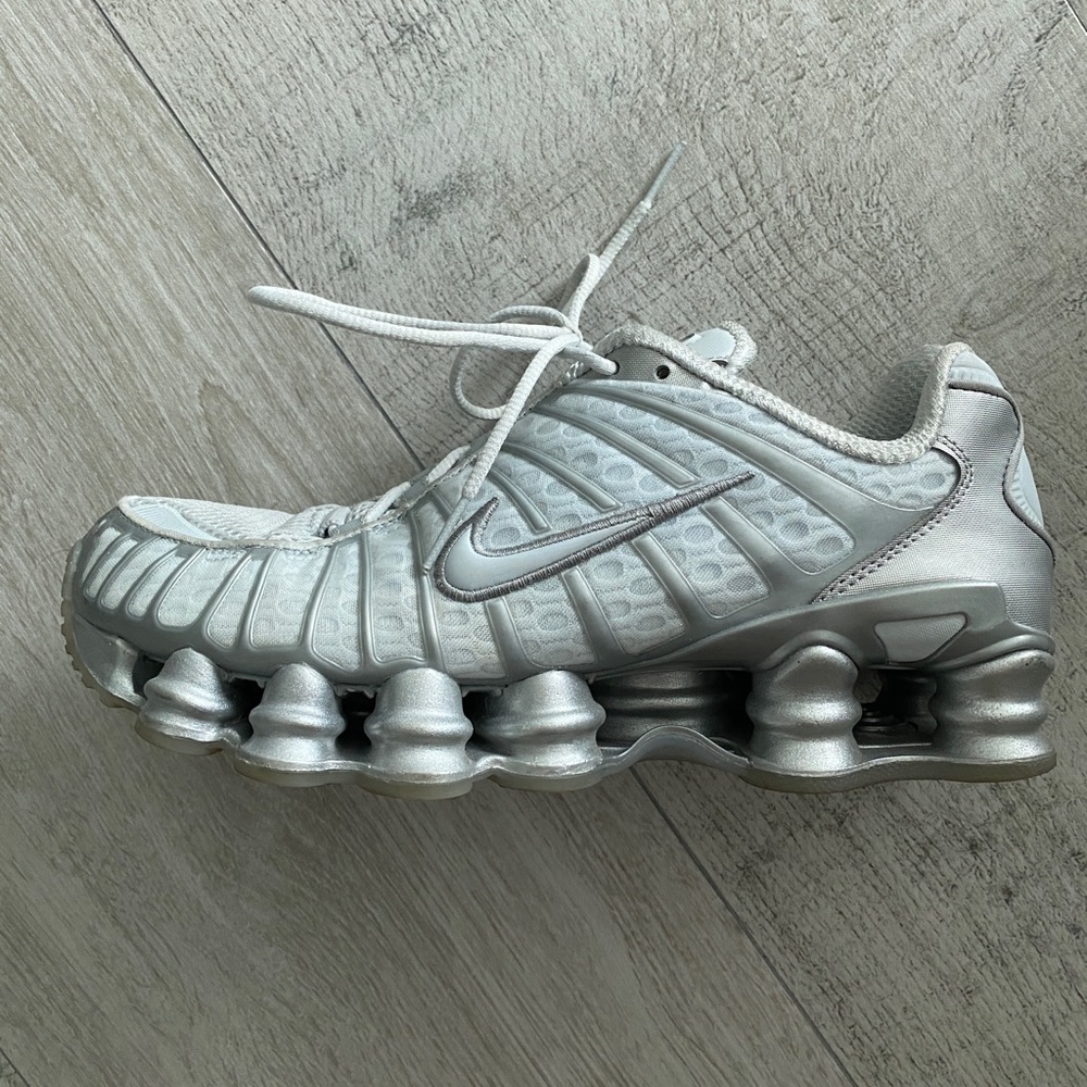 Nike Shox TL Metallic Women - Size 9.